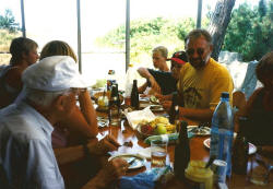 Agers sommerfrokost p "benzintanken" 